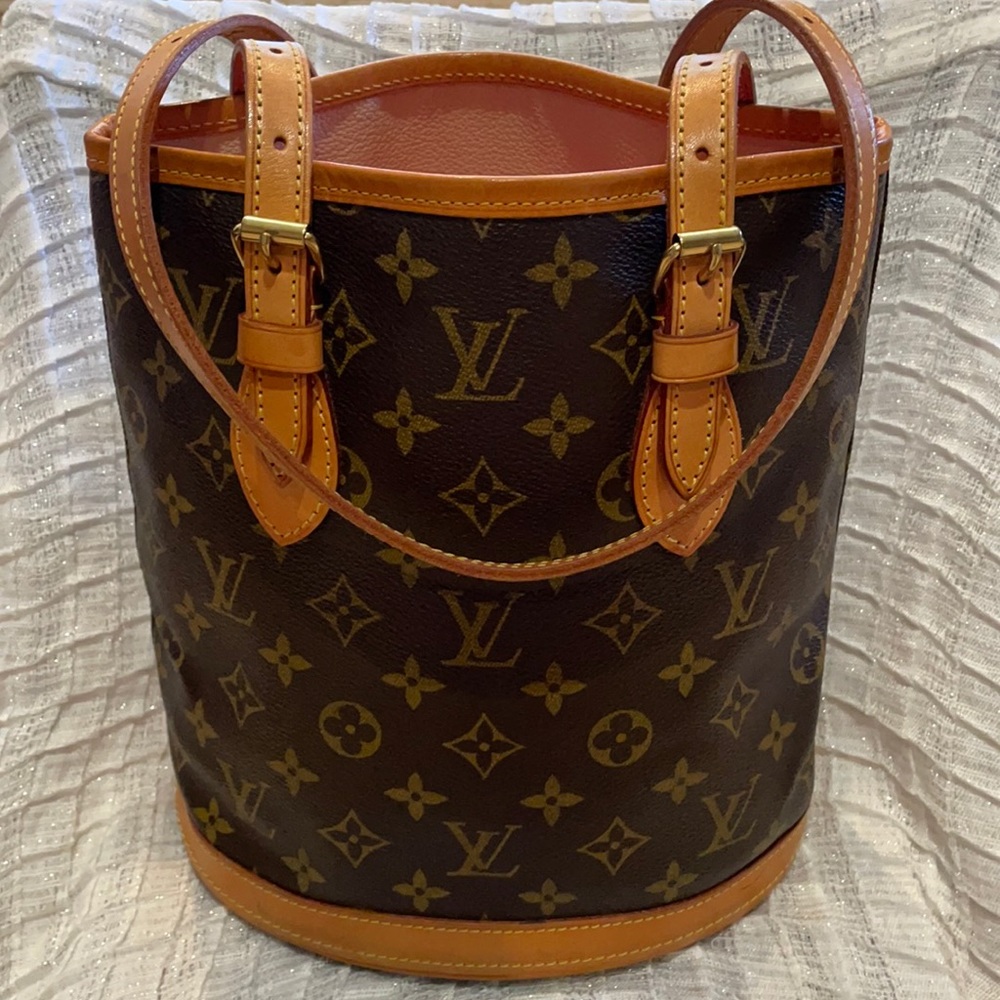 COPY - Louis Vuitton bucket bag